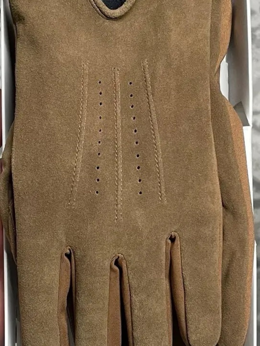 NEW Men’s SZ Med Isotoner Suede Stretch Smart Gloves in Cognac Brown - Picture 5 of 8